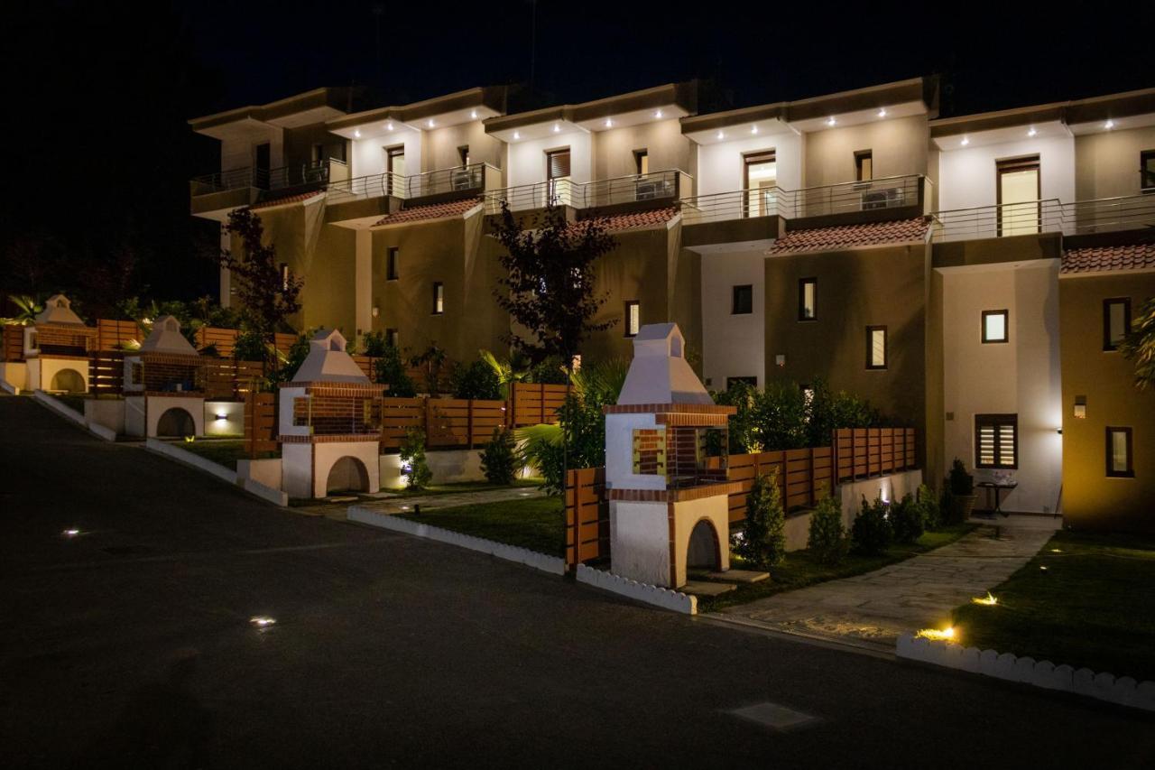 Pefkohori Golden Mountain Beach Villas Экстерьер фото
